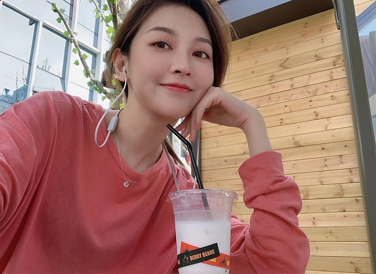 真图美女陪玩推荐： 挽莹 ，来自哈哈喵游戏陪玩平台